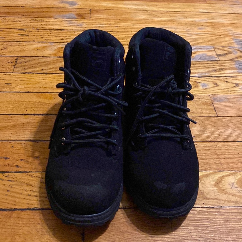 Fila mens Black Boots Size 6 1/2